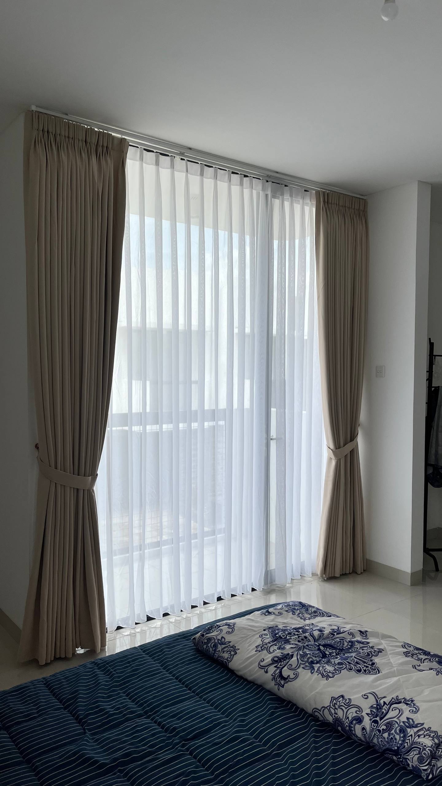 hasil pemasangan gorden rumah decor